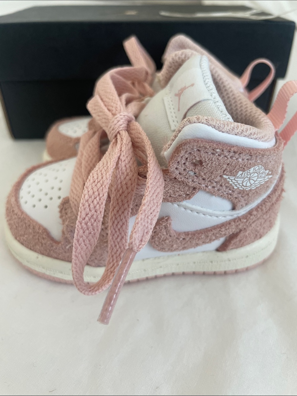 Jordan 1 MID SE Toddler Pink and White High-Top Sneakers Size 3C (EUC) - Picture 4 of 10
